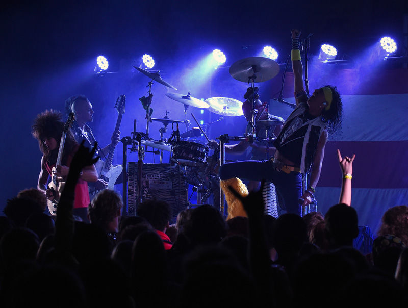 Students bring Velcro Pygmies to Geneva High School
